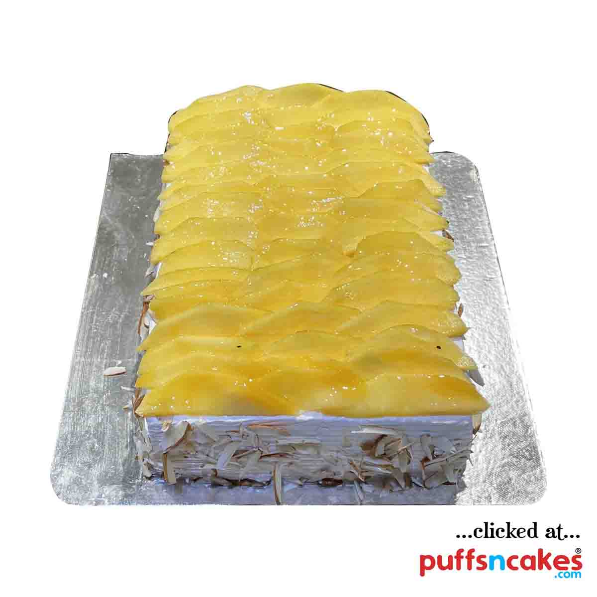 (1678) Mango Mania Cake